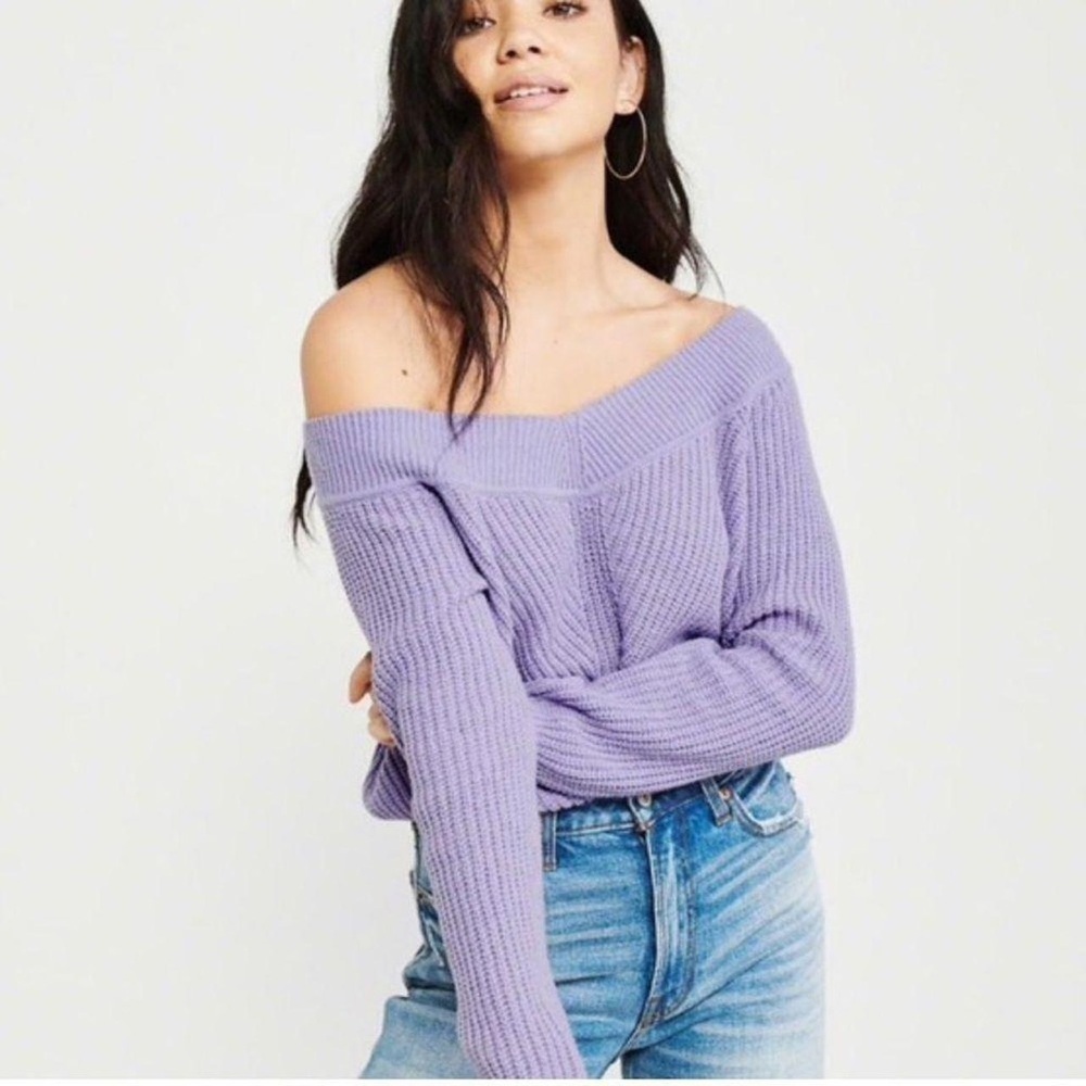 Abercrombie&Fitch purple lilac knit sweater v neck offshoulder size S